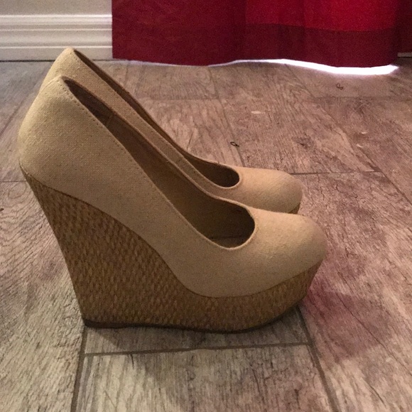 Heels - Picture 1 of 4